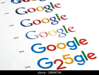 Dallas, USA – 24. Februar 2024: Google-Logos von 1998 bis 2023, selektiver Fokus. Der Technologiekonzern Google konzentriert sich auf KI, Suche, Software und vieles mehr Stockfoto