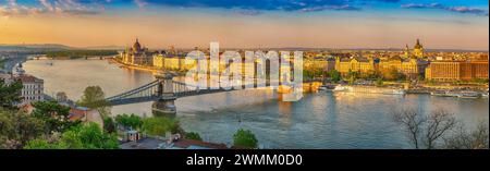 Budapest Ungarn, Panorama-Skyline an der Donau mit Kettenbrücke Stockfoto