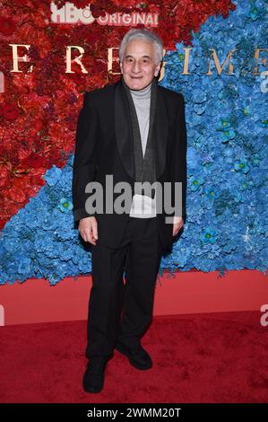 New York, USA. Februar 2024. Henry Goodman nimmt am 26. Februar 2024 an der Premiere von HBO's „The Regime“ im Museum of Natural History in New York Teil. (Foto: Anthony Behar/SIPA USA) Credit: SIPA USA/Alamy Live News Stockfoto