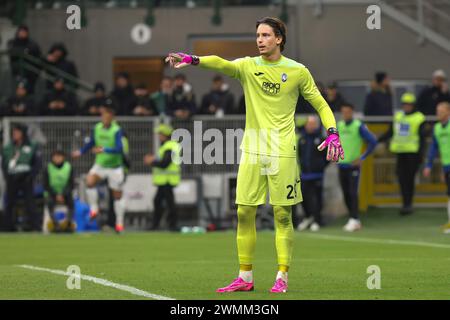 Mailand, Italien. Februar 2024. Italien, Mailand, 25. februar 2024: Marco Carnesecchi (Atalanta) gibt Ratschläge in der zweiten Halbzeit während des Fußballspiels AC Milan vs Atalanta BC, day26 Serie A 2023-2024 San Siro Stadium (Credit Image: © Fabrizio Andrea Bertani/Pacific Press via ZUMA Press Wire) NUR REDAKTIONELLE VERWENDUNG! Nicht für kommerzielle ZWECKE! Stockfoto