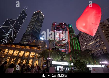 Das Chubby Hearts-Projekt der britischen Designerin Anya Hindmarch wird vom staatlich finanzierten Hong Kong Design Centre präsentiert. Sie ist Teil der Behörden Stockfoto