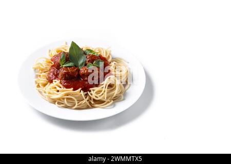 Spaghetti mit Fleischbällchen auf weißem Hintergrund Stockfoto