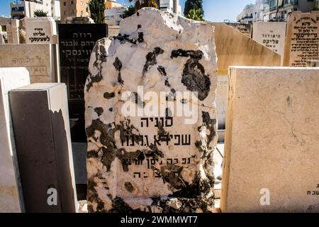 Tel Aviv, Israel, 26. Februar 2024 der Trumpeldor-Friedhof, auch als Alter Friedhof bezeichnet, ist ein historischer Friedhof in der Trumpeldor-Straße in Tel AVI Stockfoto