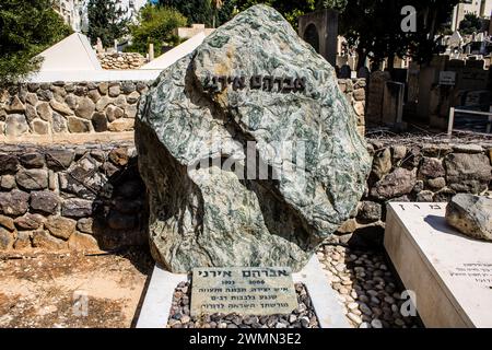 Tel Aviv, Israel, 26. Februar 2024 der Trumpeldor-Friedhof, auch als Alter Friedhof bezeichnet, ist ein historischer Friedhof in der Trumpeldor-Straße in Tel AVI Stockfoto