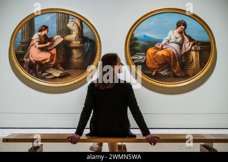 London, Großbritannien. Februar 2024. Design und Komposition, beide 1780 - Angelica Kauffman eine neue Ausstellung in der Royal Academy of Arts, London, die vom 1. März 2024 bis 30. Juni 2024 stattfindet. Sie war eine der berühmtesten Künstlerinnen des 18. Jahrhunderts und Gründungsmitglied der Royal Academy. Die Bildnutzung muss diese Ausstellung erwähnen. Guy Bell/Alamy Live News Stockfoto
