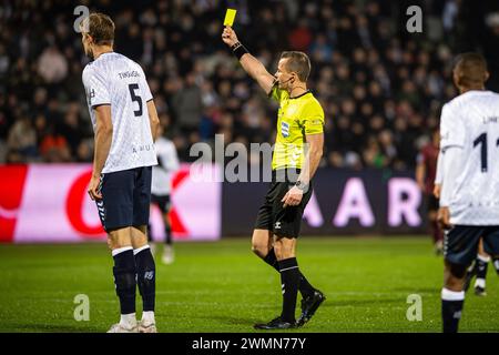 Aarhus, Dänemark. Februar 2024. Schiedsrichter Morten Krogh wurde während des 3F Superliga-Spiels zwischen Aarhus GF und FC Midtjylland im Ceres Park in Aarhus gesehen. (Foto: Gonzales Foto - Morten Kjaer). Stockfoto