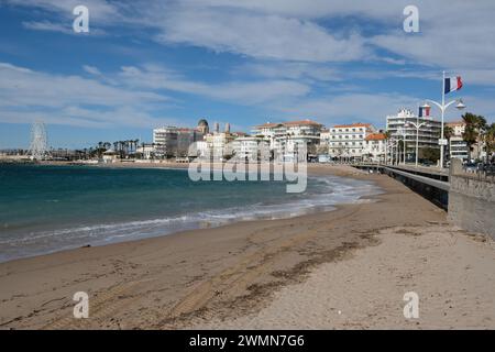 La Ville de plaisance de Saint Raphaël se situe dans le Département du Var. EN hiver, la ville bénéficie d'un climat très doux. Stockfoto