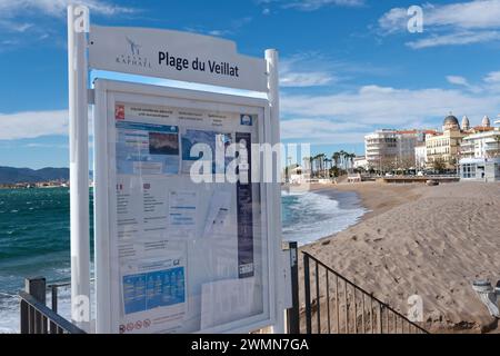 La Ville de plaisance de Saint Raphaël se situe dans le Département du Var. EN hiver, la ville bénéficie d'un climat très doux. Stockfoto