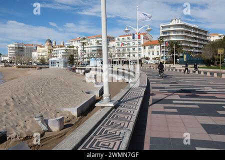 La Ville de plaisance de Saint Raphaël se situe dans le Département du Var. EN hiver, la ville bénéficie d'un climat très doux. Stockfoto