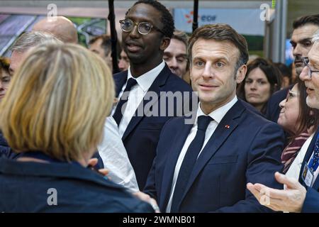 Paris, Frankreich. Februar 2024. Einweihung der 60. Landwirtschaftsausstellung durch den französischen Präsidenten Emmanuel Macron im Messezentrum in Paris. Stockfoto