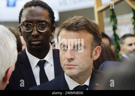 Paris, Frankreich. Februar 2024. Einweihung der 60. Landwirtschaftsausstellung durch den französischen Präsidenten Emmanuel Macron im Messezentrum in Paris. Stockfoto