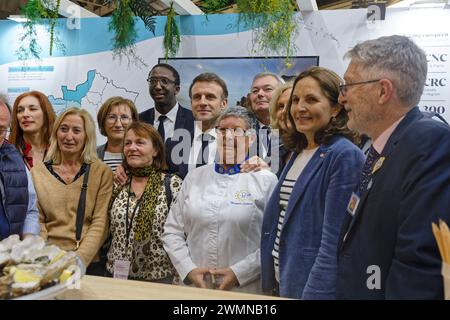 Paris, Frankreich. Februar 2024. Einweihung der 60. Landwirtschaftsausstellung durch den französischen Präsidenten Emmanuel Macron im Messezentrum in Paris. Stockfoto