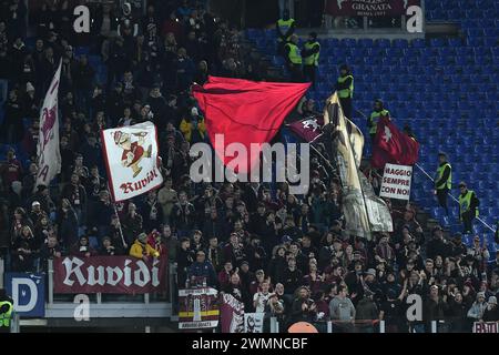 Rom, Latium. Februar 2024. Torino-Fans während des Spiels der Serie A zwischen Roma und Turin im Olympiastadion in Italien, 26. Februar 2024. AllShotLive Credit: SIPA USA/Alamy Live News Stockfoto