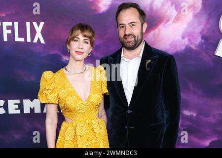 HOLLYWOOD, LOS ANGELES, KALIFORNIEN, USA - 26. FEBRUAR: Emma D. Miller und Colby Day kommen bei der Los Angeles Special Screening von Netflix 'Spaceman' an, die am 26. Februar 2024 im Egyptian Theatre Hollywood in Hollywood, Los Angeles, Kalifornien, USA stattfindet. (Foto: Xavier Collin/Image Press Agency) Stockfoto