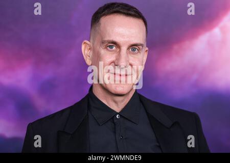 Hollywood, Usa. Februar 2024. HOLLYWOOD, LOS ANGELES, KALIFORNIEN, USA - 26. FEBRUAR: Jeremy Scott kommt bei der Los Angeles Special Screening von Netflix 'Spaceman' am 26. Februar 2024 im Egyptian Theatre Hollywood in Hollywood, Los Angeles, Kalifornien, USA. (Foto: Xavier Collin/Image Press Agency) Credit: Image Press Agency/Alamy Live News Stockfoto