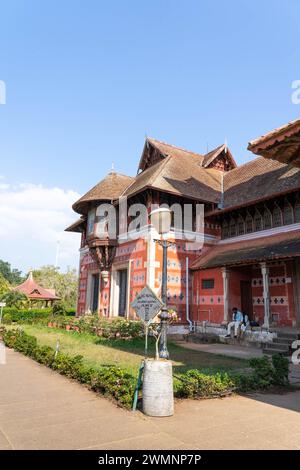 Der Kanakakkunnu Palace ist ein Palast in der Nähe des Napier Museums im Thiruvananthapuram District des indischen Bundesstaates Kerala. Es ist berühmt für seine kulturelle Gastfreundschaft. Stockfoto