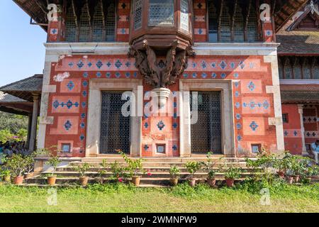 Der Kanakakkunnu Palace ist ein Palast in der Nähe des Napier Museums im Thiruvananthapuram District des indischen Bundesstaates Kerala. Es ist berühmt für seine kulturelle Gastfreundschaft. Stockfoto