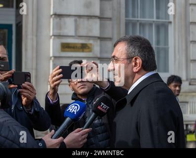 London, großbritannien, 27. Februar 2024 Cevdet Yılmaz Vizepräsident der Türkei sah, wie er das Kabinett Whitehall verließ, nachdem er Richard Lincoln/Alamy Live News getroffen hatte Stockfoto
