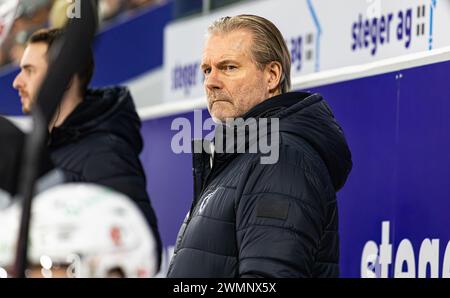 EHC Kloten - Lausanne HC, Stimo Arena, National League NL, reguläre Saison: Geoff Ward, Headcoach Lausanne HC. (Kloten, Schweiz, 17.02.2024) Stockfoto