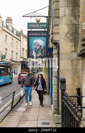 Der wohl älteste Pub, Saracens Head in Bath, Somerset, Großbritannien Stockfoto