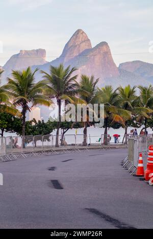 Strand von ipanema in Rio de Janeiro, Brasilien - 25. Juni 2023: Blick auf den Strand von ipanema in Rio de Janeiro. Stockfoto