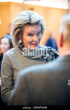 Den Haag, Niederlande. Februar 2024. Königin Mathilde von Belgien, Bild bei einem königlichen Besuch im Europol-Hauptquartier in den Haag, Niederlande, Dienstag, den 27. Februar 2024. Europol ist die Europäische Polizeiagentur, die die Mitgliedstaaten der Europäischen Union bei der Verhütung und Bekämpfung aller Formen der schweren organisierten und internationalen Kriminalität, der Cyberkriminalität und des Terrorismus unterstützen soll. Bei diesem Besuch werden die Arbeit der Agentur und ihre Arbeitsweise erläutert, bevor ein Treffen mit Belgiern stattfindet, die dort arbeiten. BELGA FOTO JASPER JACOBS Credit: Belga News Agency/Alamy Live News Stockfoto