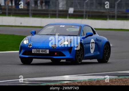 James Slater, Alpine Renault A 110, der erstmals 1952 in der Pomeroy Trophy ausgetragen wurde, sind Autos aller Epochen und Typen, der Vintage Sports Car Club, VSC Stockfoto