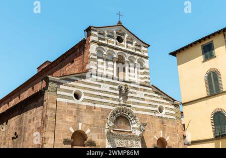 Blick auf die Kirche San Giusto im historischen Zentrum von Lucca, Toskana, Italien Stockfoto