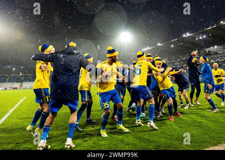 Odense, Dänemark. Februar 2024. Die Spieler von Broendby IF feiern den Sieg nach dem 3F Superliga-Spiel zwischen Odense BK und Broendby IF im Nature Energy Park in Odense. (Foto: Gonzales Foto - Teis Markfoged). Stockfoto