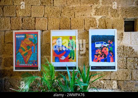 Bring the Home - Now Street Ausstellung von Zeev Engelmayer in Old Jaffa, Tel Aviv, Israel zur Unterstützung von Männern Frauen und Kindern, die von der Hamas in Geiseln gehalten werden Stockfoto