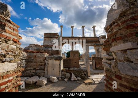 Die antiken Ruinen mit Säulen und Säulen in Ephesus, Türkei Stockfoto