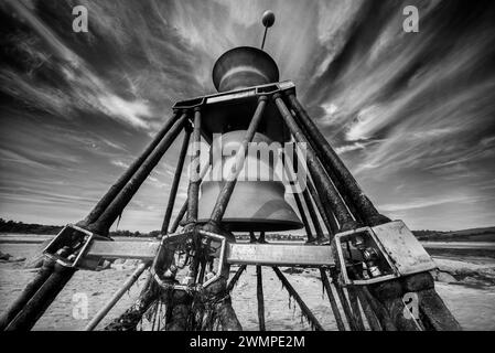 Zeit- und Gezeitenglocke Praa Sands cornwall UK Stockfoto