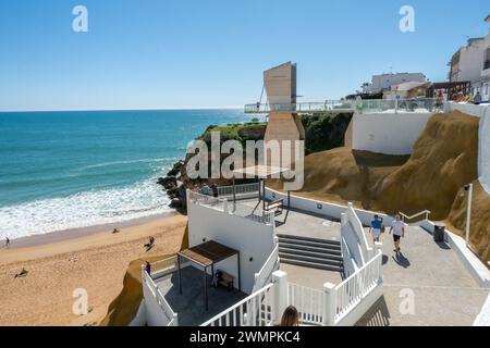 The New Beach Access Steps And Lookout In Albufeira Old Town At Peneco Beach, Albufeira Portugal, 20. Februar 2024 Stockfoto