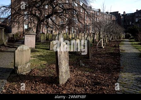 Der Howff, ein historischer Friedhof im Zentrum von Dundee aus dem 16. Jahrhundert. Stockfoto