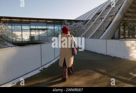 BERN, SCHWEIZ - 20. JANUAR 2024: Zentrum Paul Klee des Architekten Renzo Piano Stockfoto