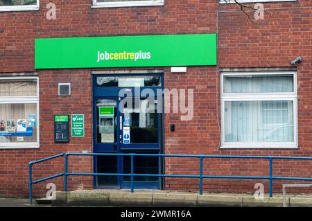 Chesham, Großbritannien. Februar 2024. Ein Jobcenter Plus in Chesham, Buckinghamshire. Anfang dieses Monats wurde berichtet, dass die Arbeitslosenquote viel niedriger sein könnte als geschätzt. Kredit: Maureen McLean/Alamy Stockfoto