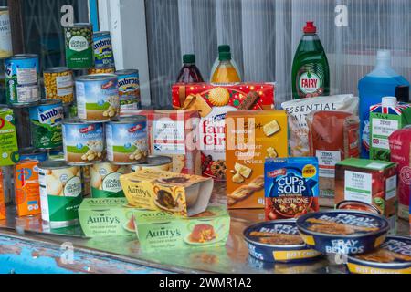 Chesham, Großbritannien. Februar 2024. Die Chiltern Foodbank in Chesham, Buckinghamshire, Teil des Trussell Trust. Die Zahl der Menschen, die Lebensmittelbanken nutzen, nimmt weiter zu. Kredit: Maureen McLean/Alamy Stockfoto