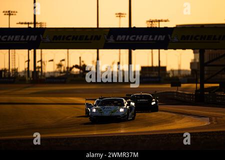 92 MALYKHIN Aliaksandr (kna), STURM Joel (ger), BACHLER Klaus (aut), Manthey Purerxcing, Porsche 911 GT3 R #91, Aktion während des Prologs der FIA Langstrecken-Weltmeisterschaft 2024, vom 24. Bis 26. Februar 2024 auf dem Losail International Circuit in Lusail, Katar - Foto Javier Jimenez / DPPI Stockfoto