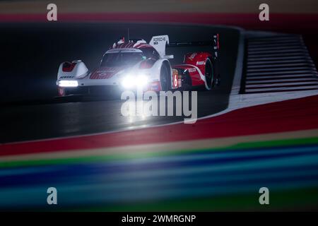 06 ESTRE Kevin (fra), LOTTERER Andre (ger), VANTHOOR Laurens (bel), Porsche Penske Motorsport, Porsche 963 #06, Aktion während des Prologs der FIA-Weltmeisterschaft 2024 vom 24. bis 26. Februar 2024 auf dem Losail International Circuit in Lusail, Katar Stockfoto