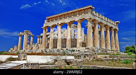 Griechenland Reisen und Sehenswürdigkeiten . Der antike Tempel von Orfeas auf der Insel Ägina, das Prototipe der Akropolis. Saronischer Golf Stockfoto