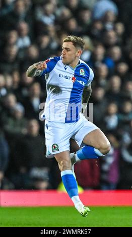 Ewood Park, Blackburn, Großbritannien. Februar 2024. FA Cup Fünfte Runde Fußball, Blackburn Rovers gegen Newcastle United; Sammie Szmodics von Blackburn Credit: Action Plus Sports/Alamy Live News Stockfoto