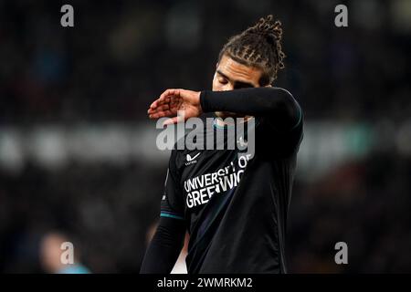 Tennai Watson von Charlton Athletic reagiert, nachdem er während des Spiels der Sky Bet League One in Pride Park, Derby, abgelöst wurde. Bilddatum: Dienstag, 27. Februar 2024. Stockfoto