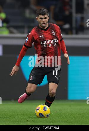 Mailand, Italien. Februar 2024. Christian Pulisic vom AC Milan während des Spiels der Serie A in Giuseppe Meazza, Mailand. Der Bildnachweis sollte lauten: Jonathan Moscrop/Sportimage Credit: Sportimage Ltd/Alamy Live News Stockfoto