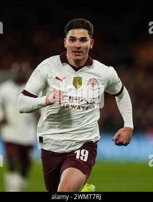 Luton, Großbritannien. Februar 2024. Julian Alvarez aus Manchester City im Einsatz beim Spiel der 5. Runde des Luton Town FC gegen Manchester City FC Emirates FA Cup in der Kenilworth Road, Luton, England, Großbritannien am 27. Februar 2024 Credit: Every Second Media/Alamy Live News Stockfoto