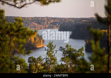 Nuuksio Nationalpark während der schönen Herbstsaison, Espoo, Finnland Stockfoto