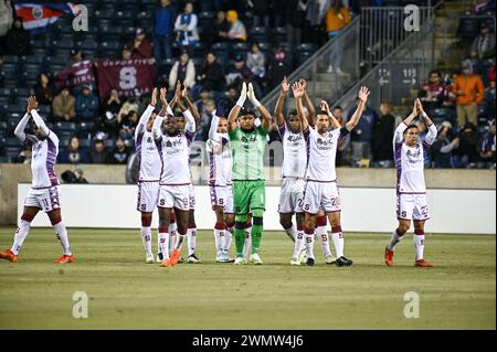 Chester, Pennsylvania, USA. Februar 2024. 27. Februar 2024, Chester PA, USA: Deportivo Saprissa begrüßt die Fans bei der ersten Runde des CONCACAF Champions Cup 2024 gegen die Philadelphia Union im Subaru Park. Die Union gewann in Summe Punkte, um in das Achtelfinale zu gelangen. Credit Image: © Ricky Fitchett Via ZUMA Wire (Credit Image: © Ricky Fitchett/ZUMA Press Wire) NUR REDAKTIONELLE VERWENDUNG! Nicht für kommerzielle ZWECKE! Stockfoto