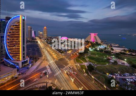 Wunderschöner Blick aus der Vogelperspektive auf das Sheraton Grand Hotel Doha Stockfoto