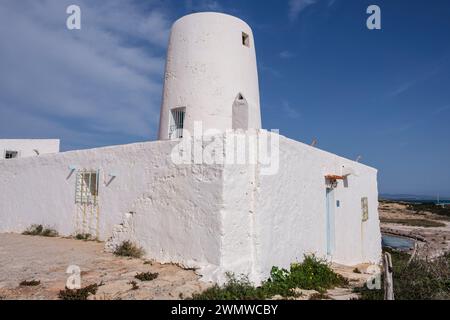 Es Molí de Sal , zur alten Salzindustrie gehörendes Werk.Molí des Carregador de la Sal, Formentera, Pitiusas-Inseln, Balearische Gemeinschaft, Spanien Stockfoto