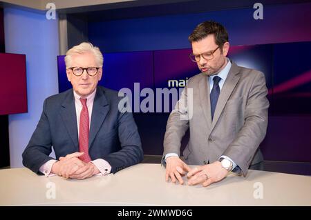 Theo Koll und Marco Buschmann in der ARD-Talkshow maischberger im Studio Berlin Adlershof. Berlin, 27.02.2024 *** Theo Koll und Marco Buschmann in der ARD Talkshow maischberger im Studio Berlin Adlershof Berlin, 27 02 2024 Foto:XT.xBartillax/xFuturexImagex maischberger2702 4232 Stockfoto