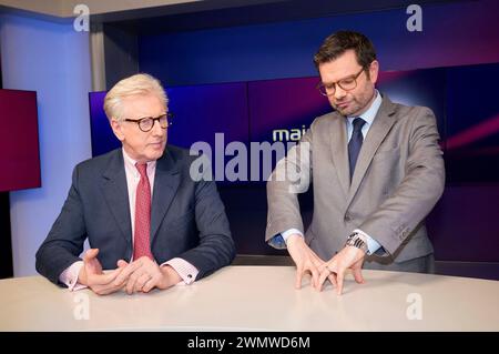 Theo Koll und Marco Buschmann in der ARD-Talkshow maischberger im Studio Berlin Adlershof. Berlin, 27.02.2024 *** Theo Koll und Marco Buschmann in der ARD Talkshow maischberger im Studio Berlin Adlershof Berlin, 27 02 2024 Foto:XT.xBartillax/xFuturexImagex maischberger2702 4231 Stockfoto